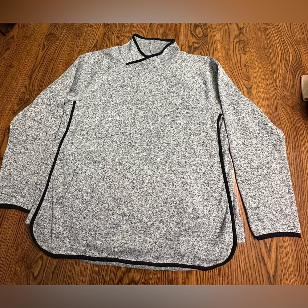 Women’s Tek Gear Pullover Size XL